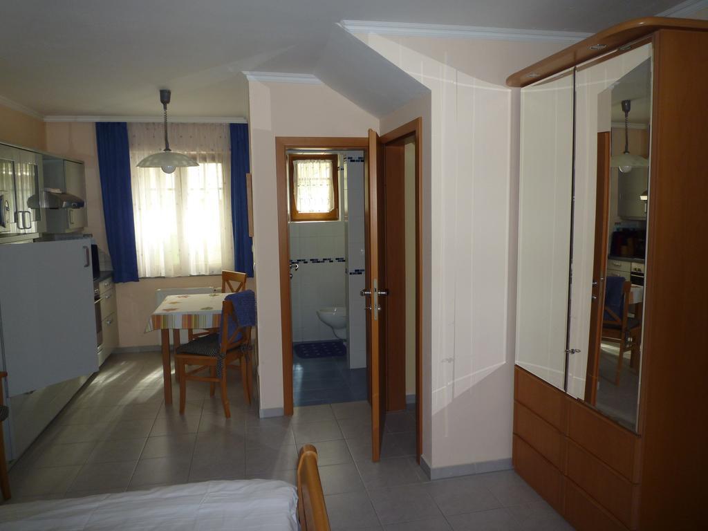 Gartenpension Prosl Βιέννη Δωμάτιο φωτογραφία